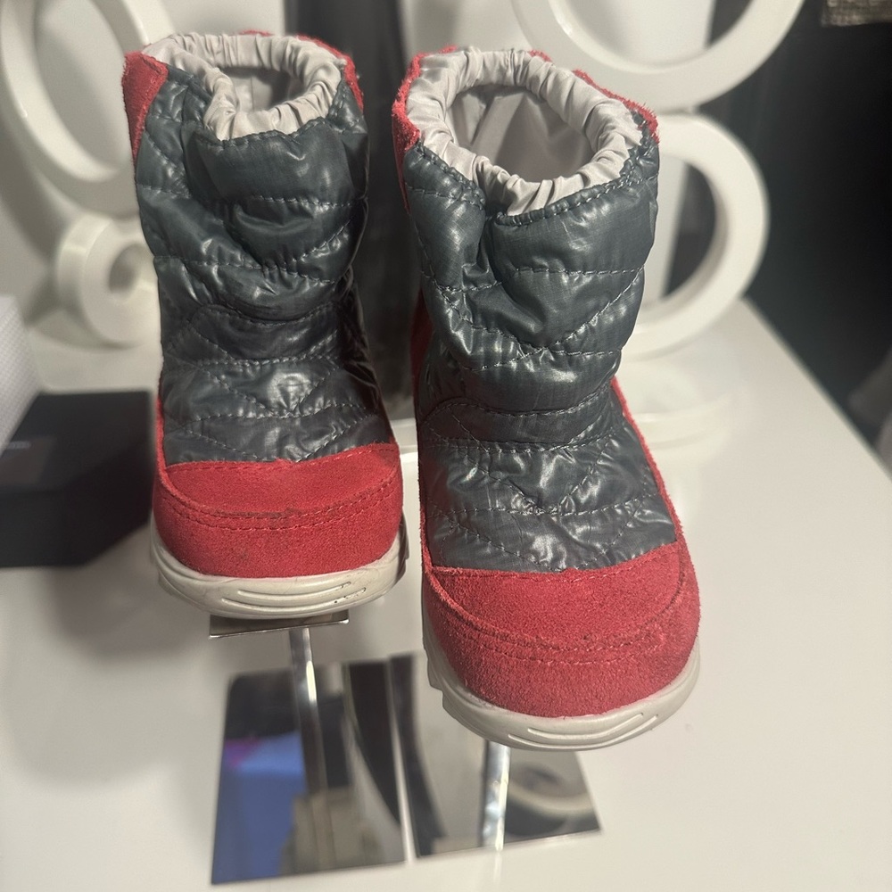 The North Face Winter Camp Boots - size 7 toddler